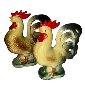 VINTAGE Made in Japan Ceramic Roosters Set Of 2 Unbranded Approximately 5" Tall